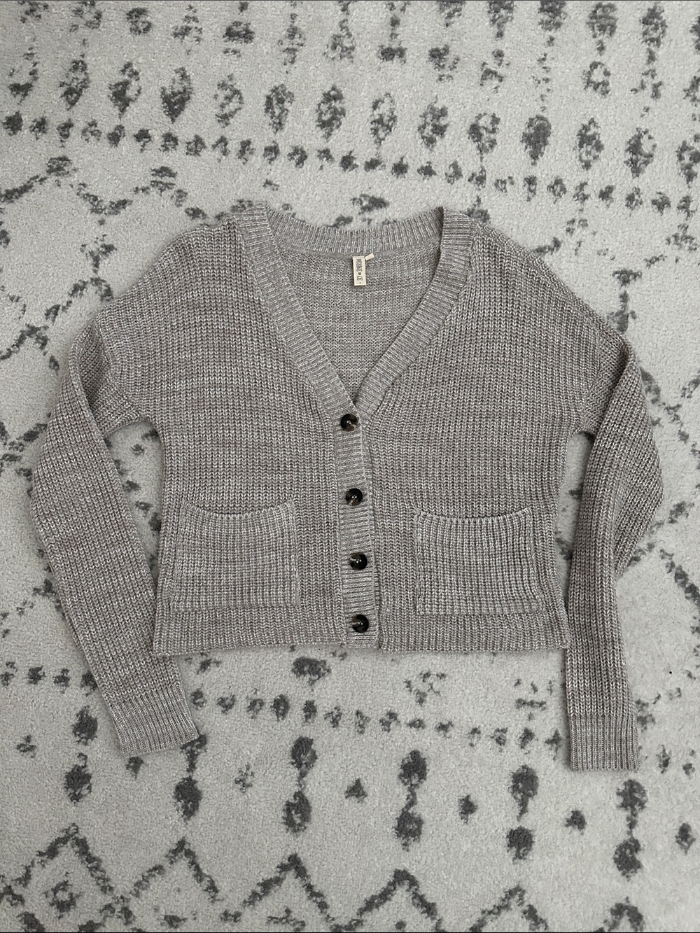 Sky and Sparrow Gray Cropped V-Neck Button Cardigan